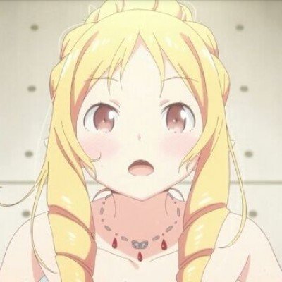 女子挖野菜挖到大蛇 双方都吓坏了